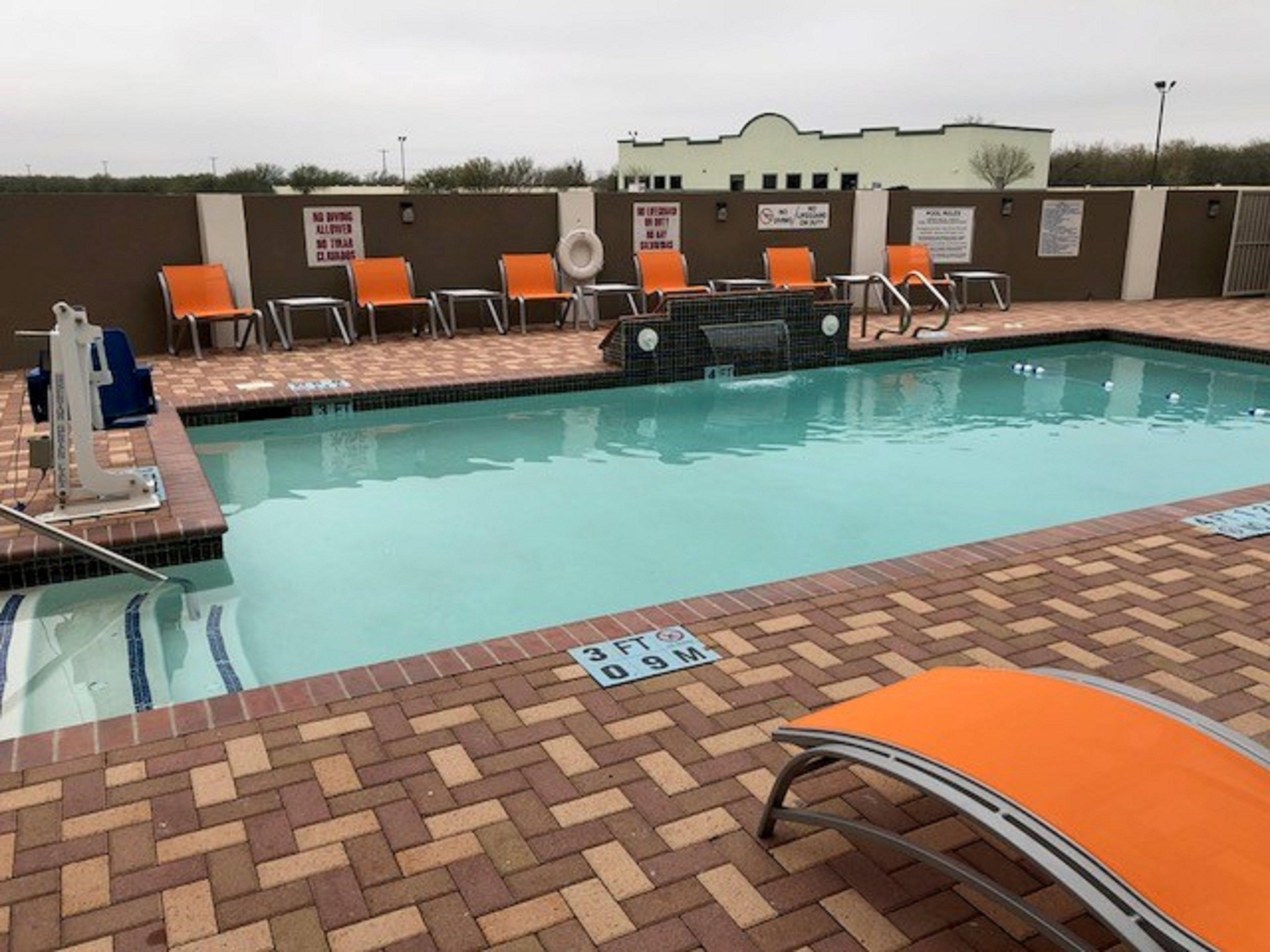Holiday Inn Express Hotel & Suites Rio Grande City, An Ihg Hotel Exterior photo