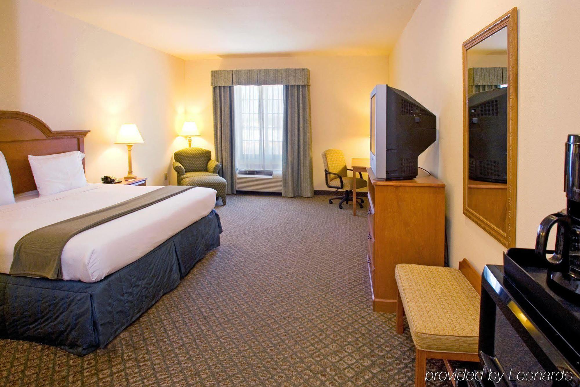 Holiday Inn Express Hotel & Suites Rio Grande City, An Ihg Hotel Room photo